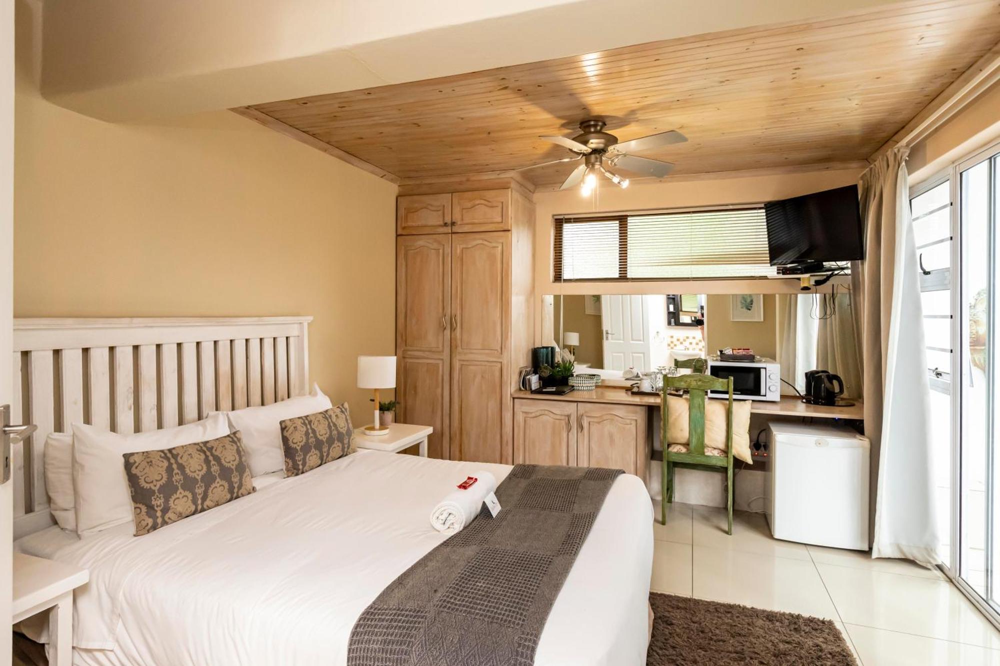 Fish Eagle Manor Bed and Breakfast East London Buitenkant foto